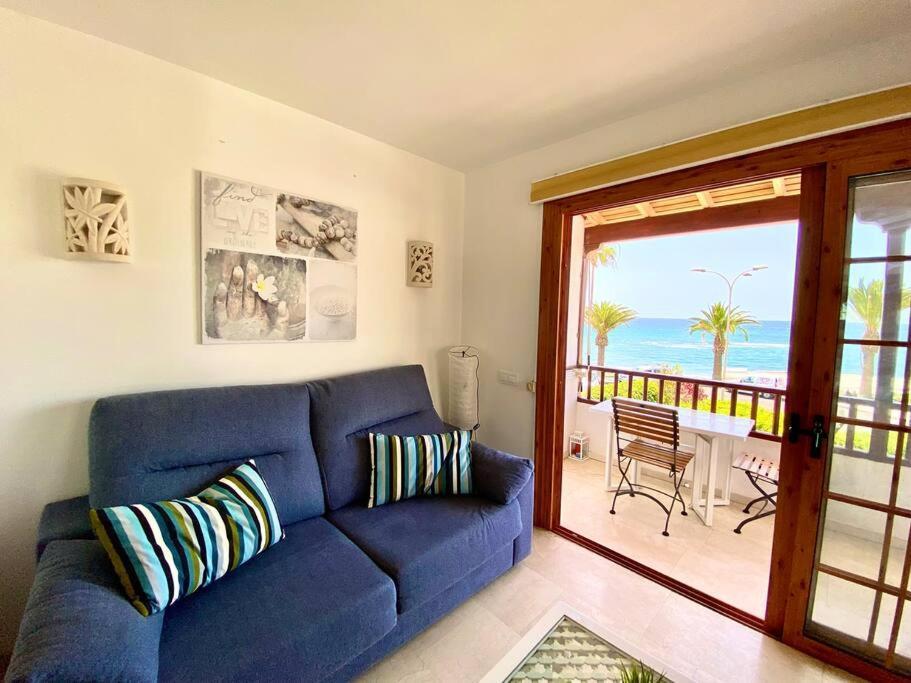 Apartament Beautiful Beach-front Retreat In El Beril *